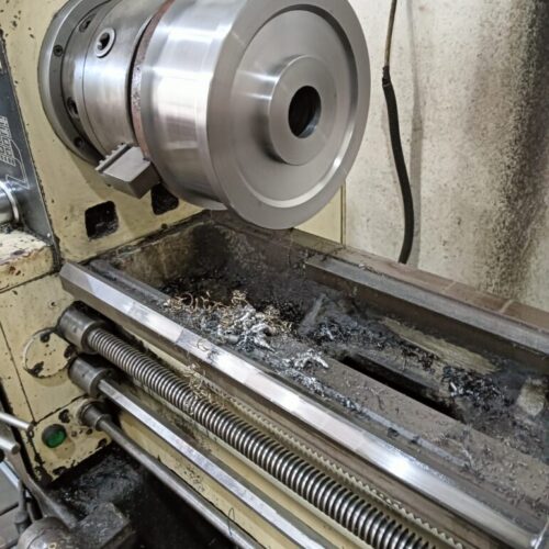 Proses Bubut Roda Hoiz