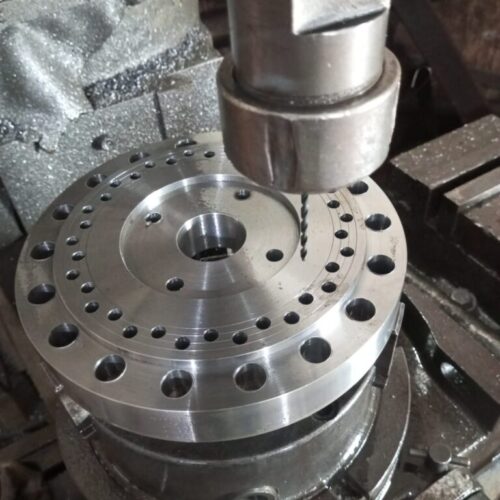 Proses Drilling Dies Mesin Biji Plastik